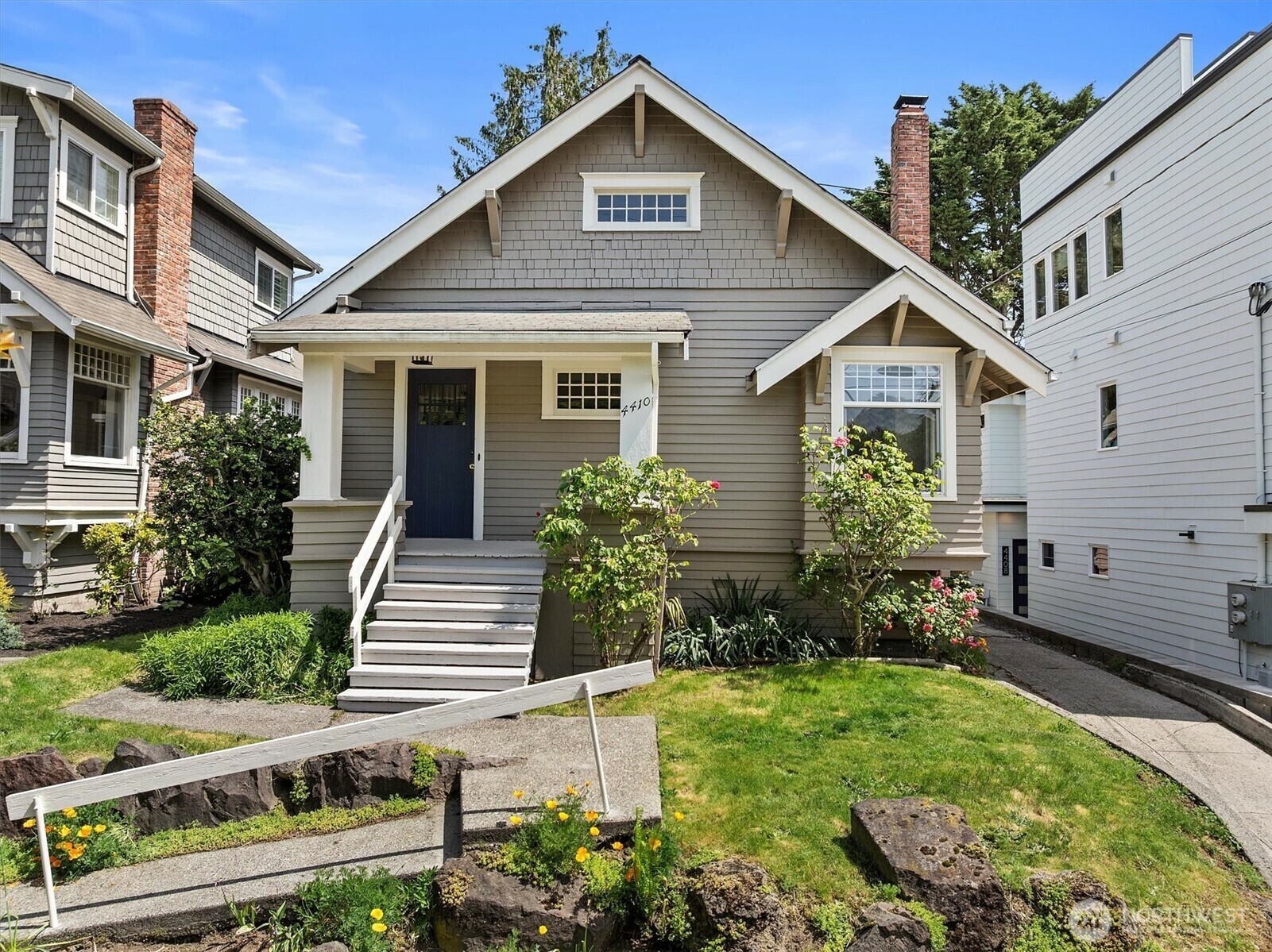 Property Photo: 4410 Latona Avenue NE WA 98105