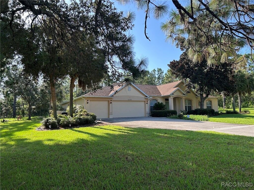 Property Photo: 4690 W Tomahawk Drive FL 34465
