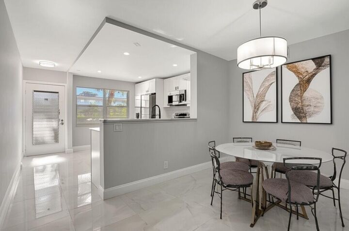 Property Photo: 2202 Lucaya Bend G2 FL 33066