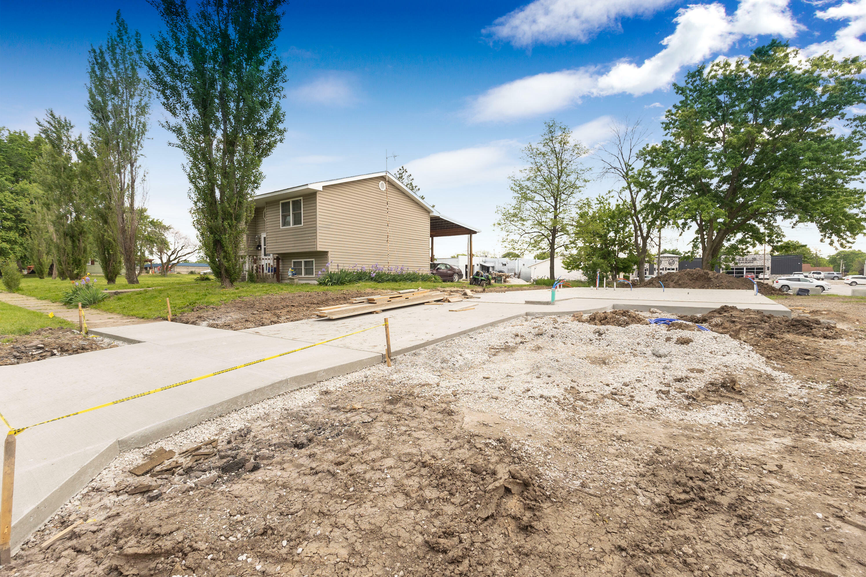Property Photo: 812 N Ault MO 65270