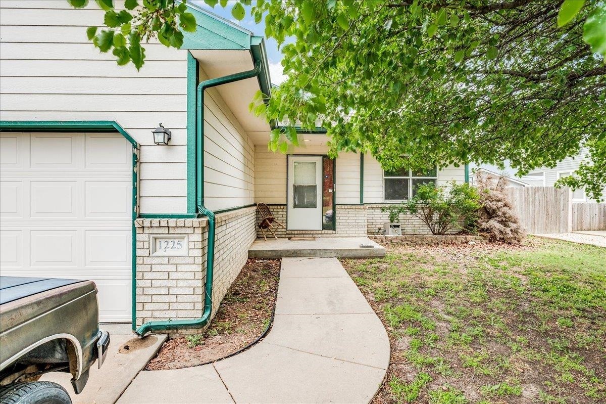 Property Photo: 1225 W Jubilee Street KS 67060