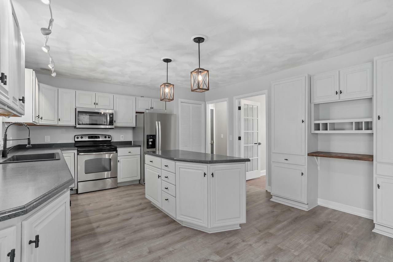 Property Photo: 3927 Southwyck Court WI 53546
