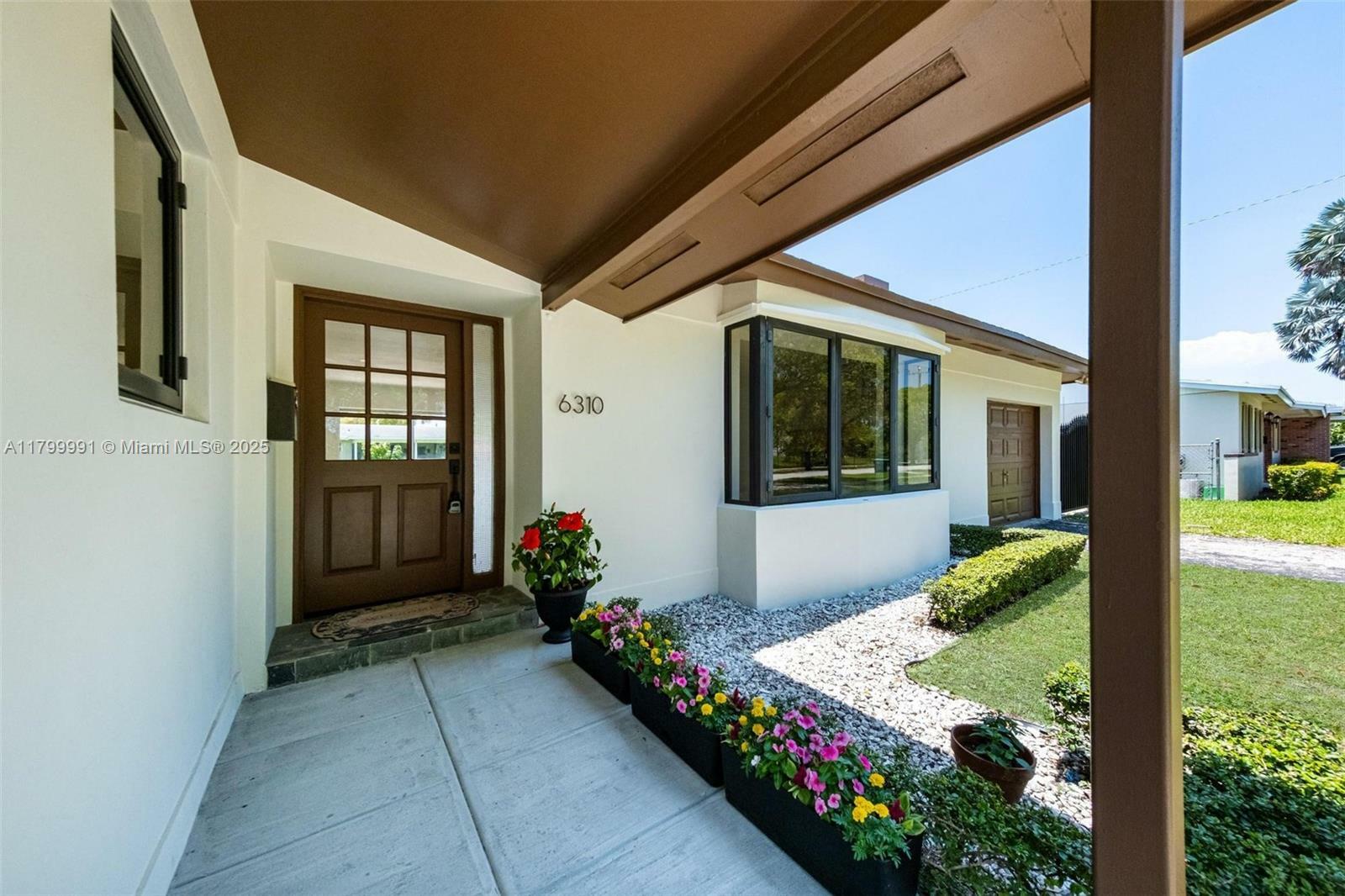 Property Photo: 6310 SW 92nd Ave FL 33173