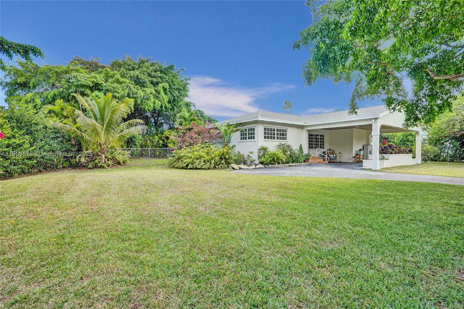 10020 SW 135th St  Miami FL 33176 photo