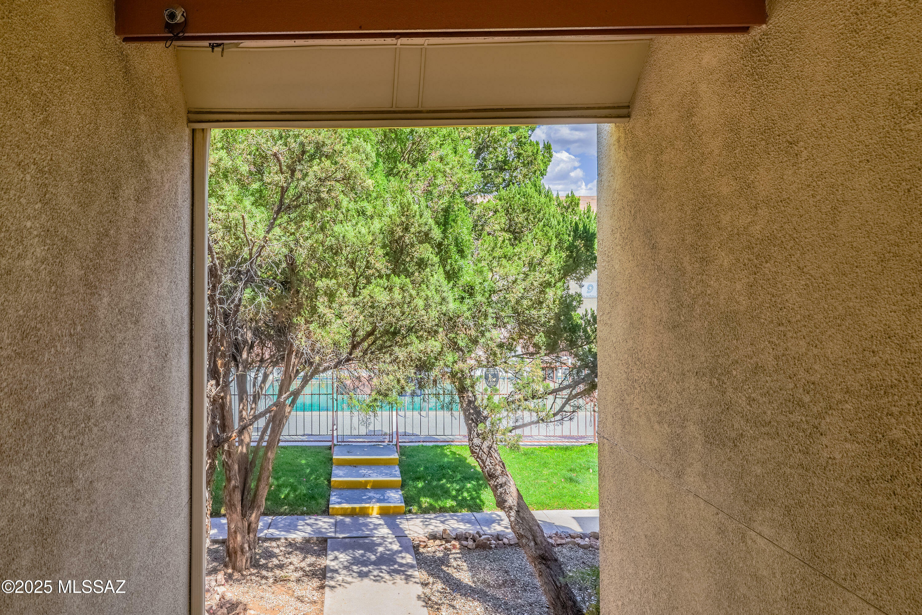 Property Photo: 1600 N Wilmot Road 208 AZ 85712
