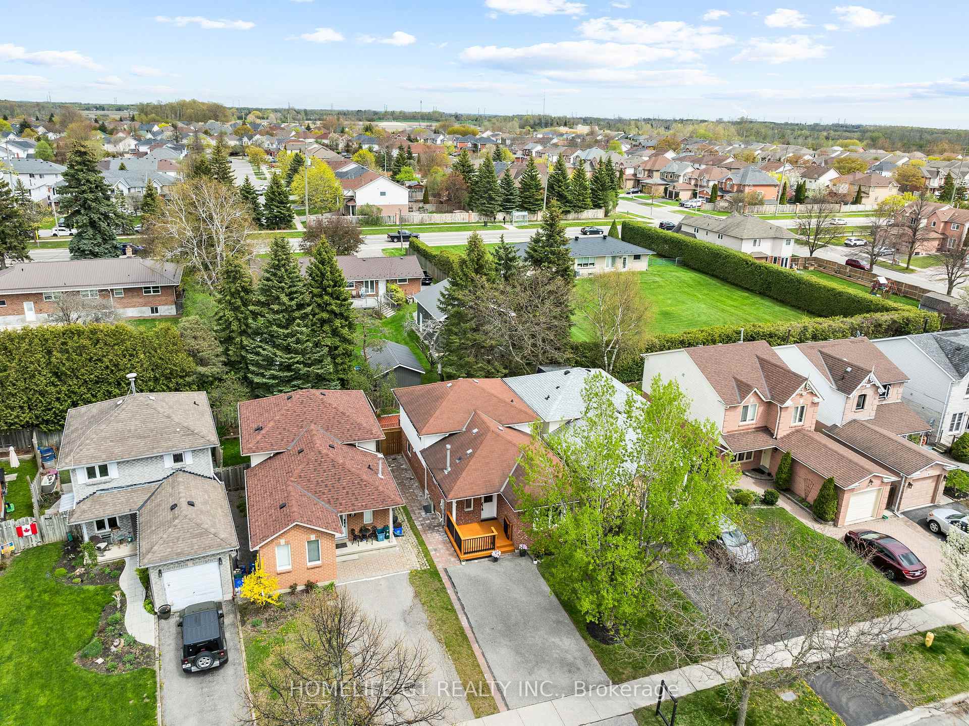 Property Photo: 15 Inglis Avenue ON L1E 2G7