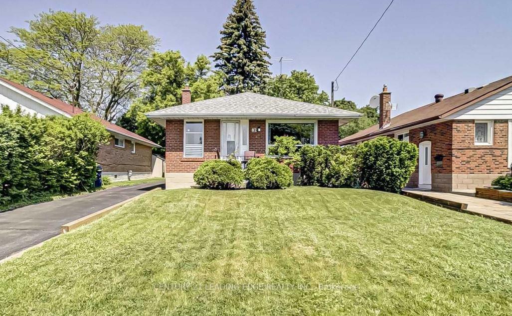 Property Photo: 82 Christina Crescent Bsmt ON M1R 4H8