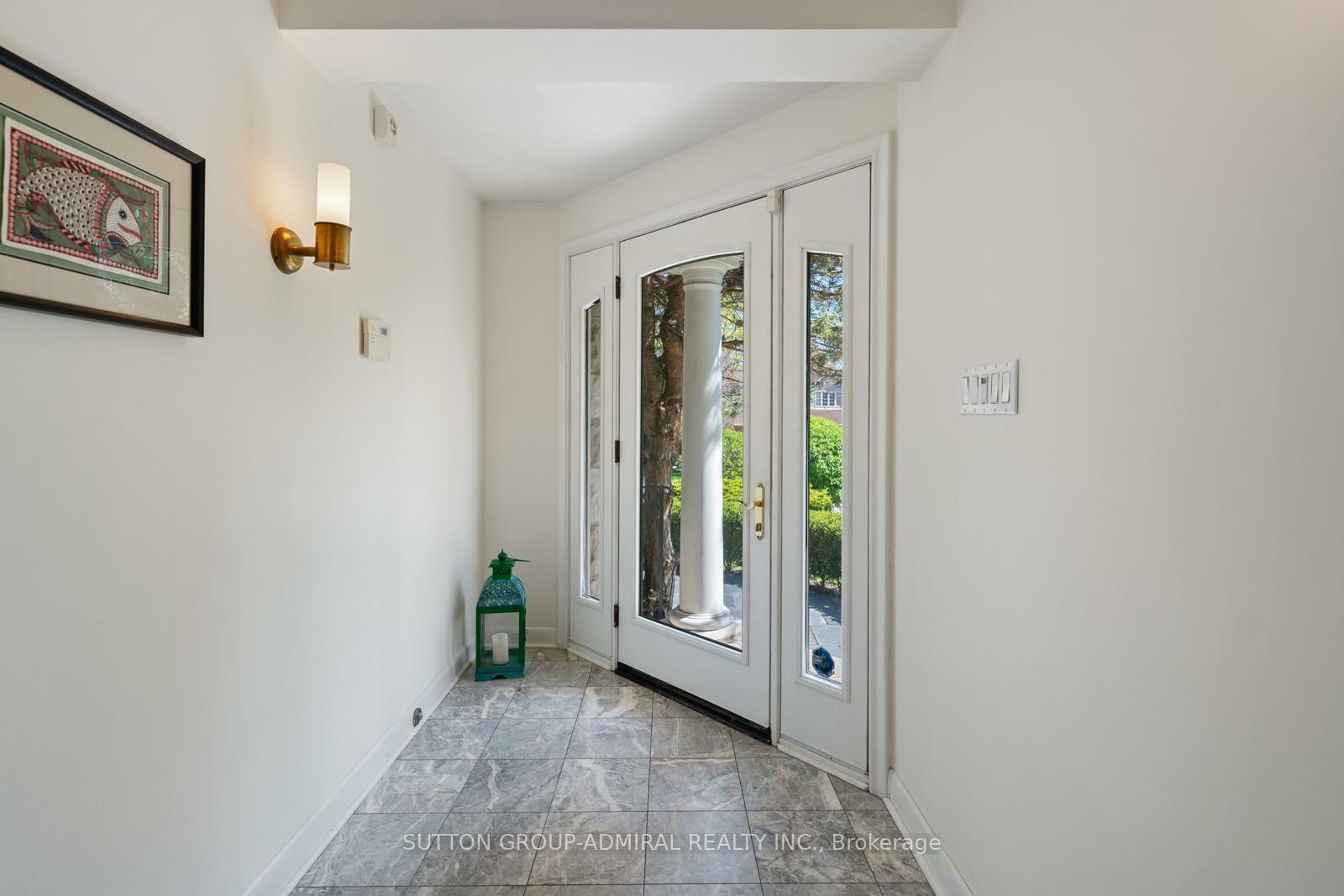 Property Photo: 39 Pinehurst Crescent ON M9A 3A4