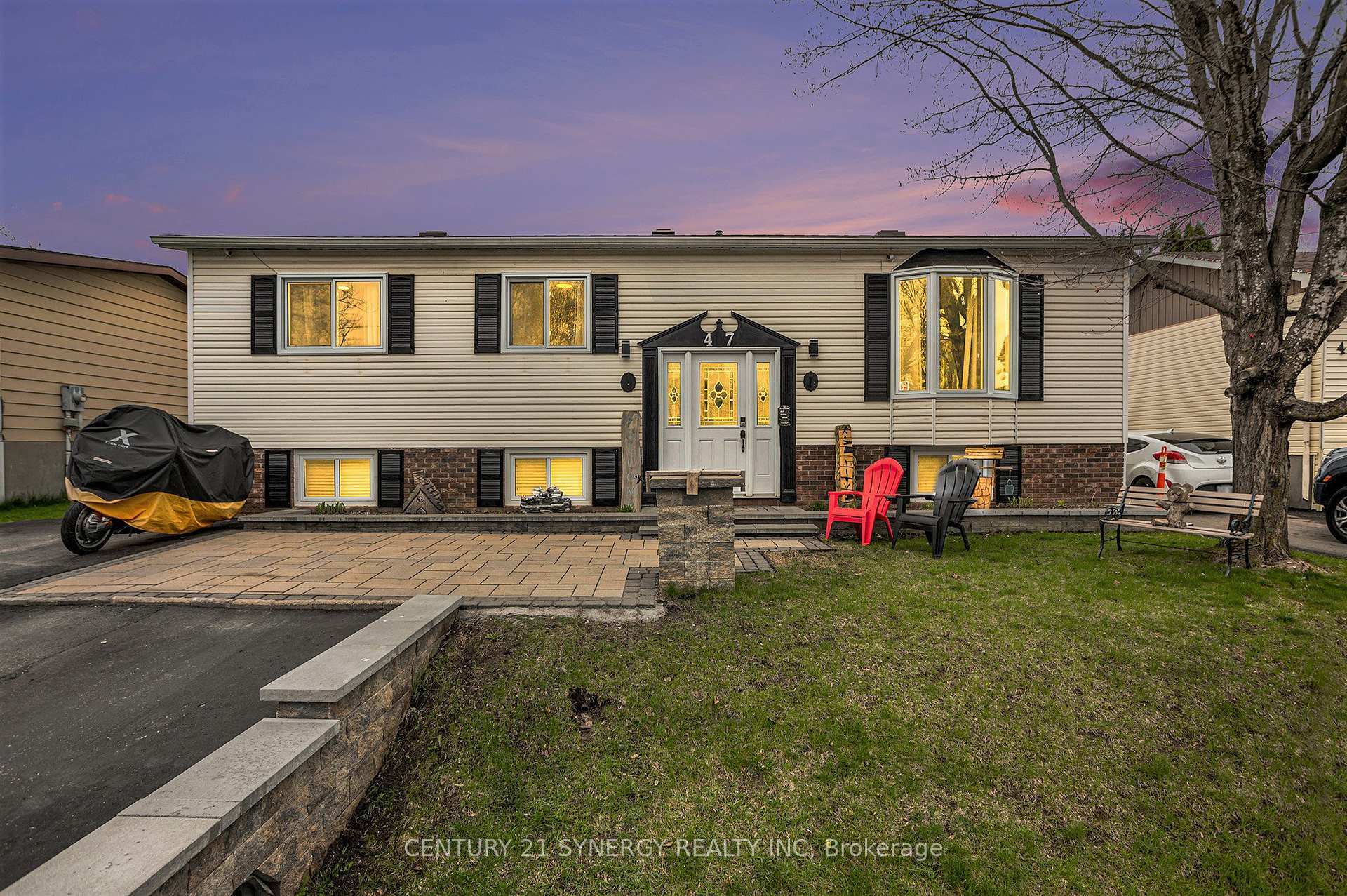 47 Fringewood Drive  Stittsville - Munster - Richmond ON K2S 1T8 photo