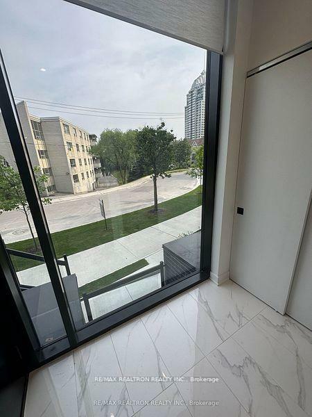 Property Photo: 12 Dervock Crescent 16 ON M2K 0G9