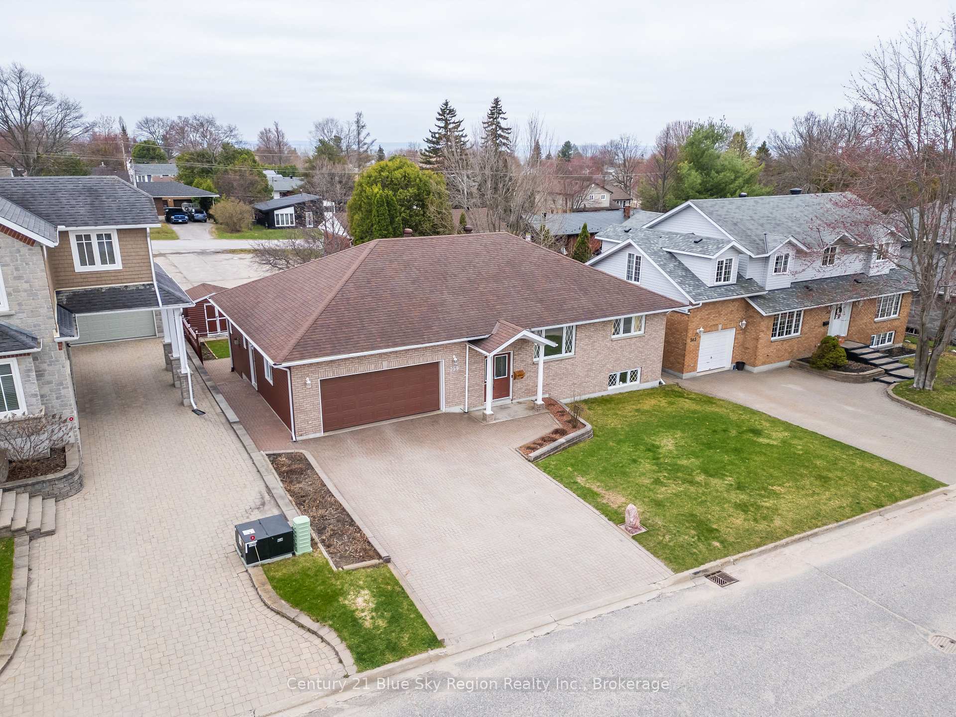 Photo de la propriété: 355 Elmwood Avenue ON P1B 9N4