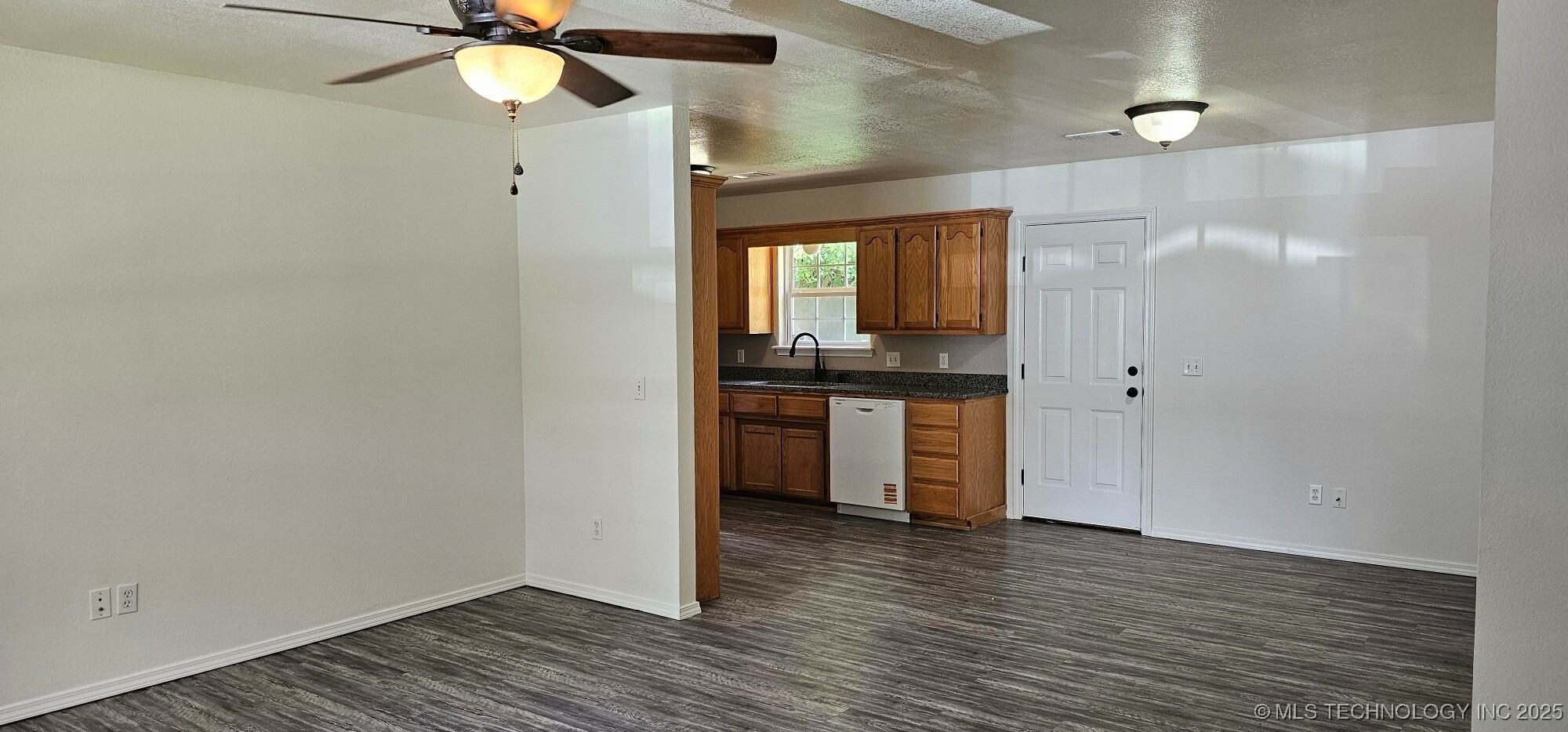 Property Photo: 103 E Iola OK 74955