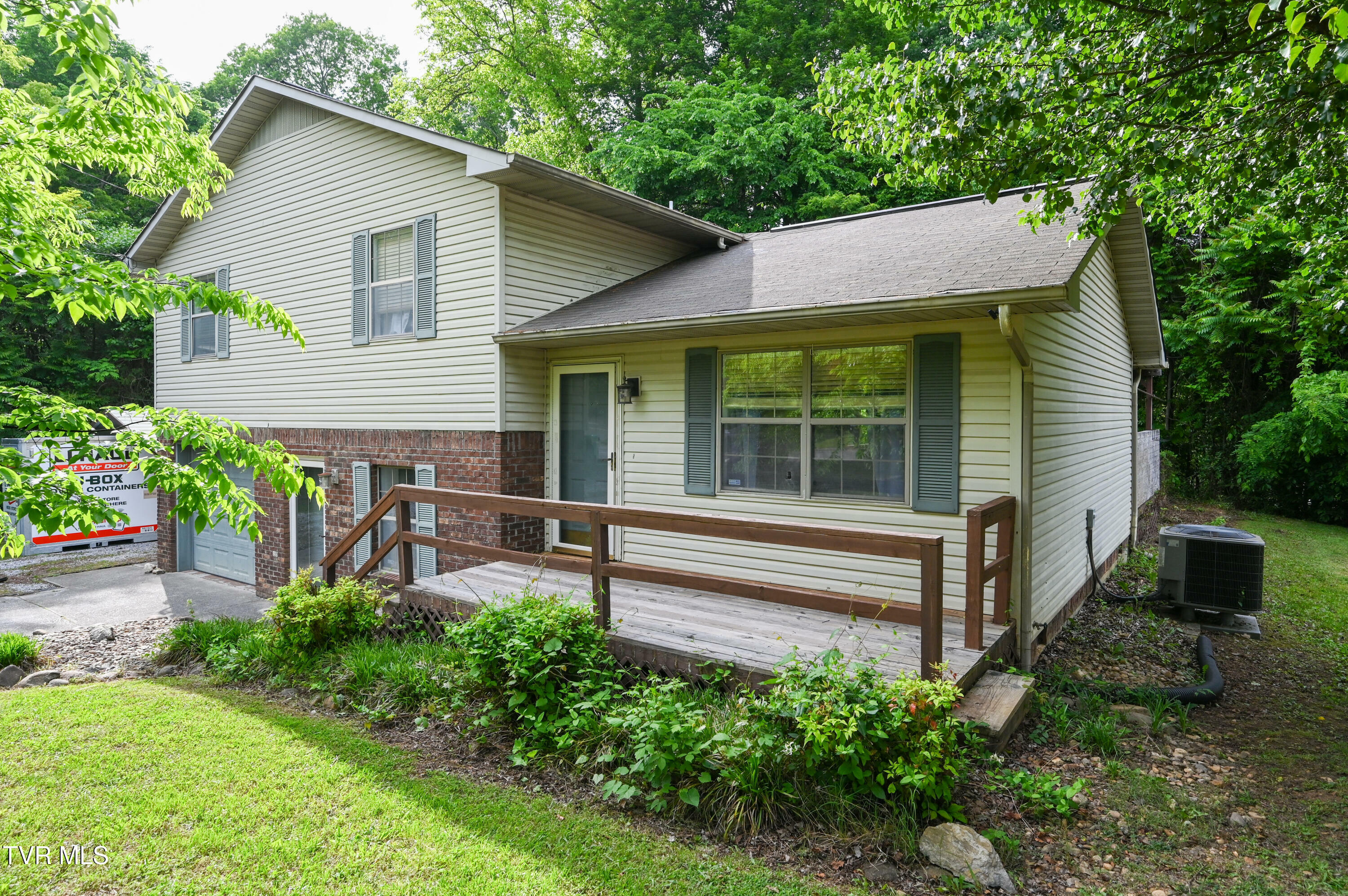 Property Photo: 1401 Colony Circle TN 37813