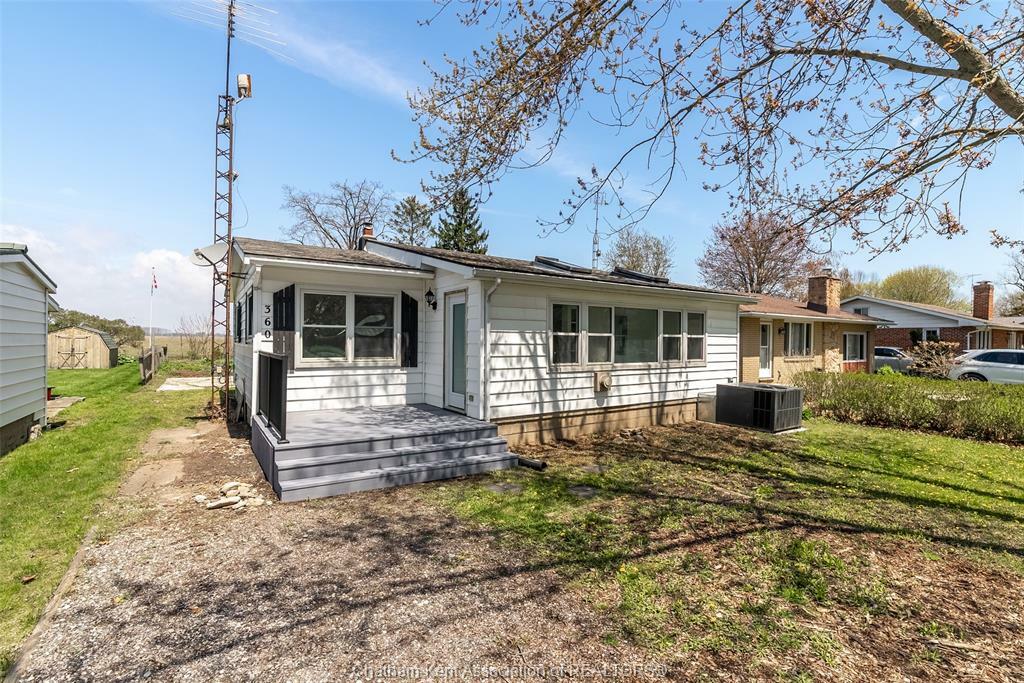 360 Towanda Boulevard  Erie Beach ON N0P 1A0 photo