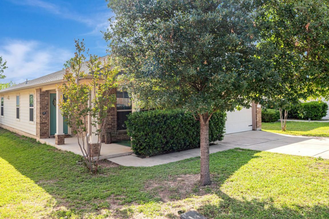 Property Photo: 506 Old Peak Road TX 78626