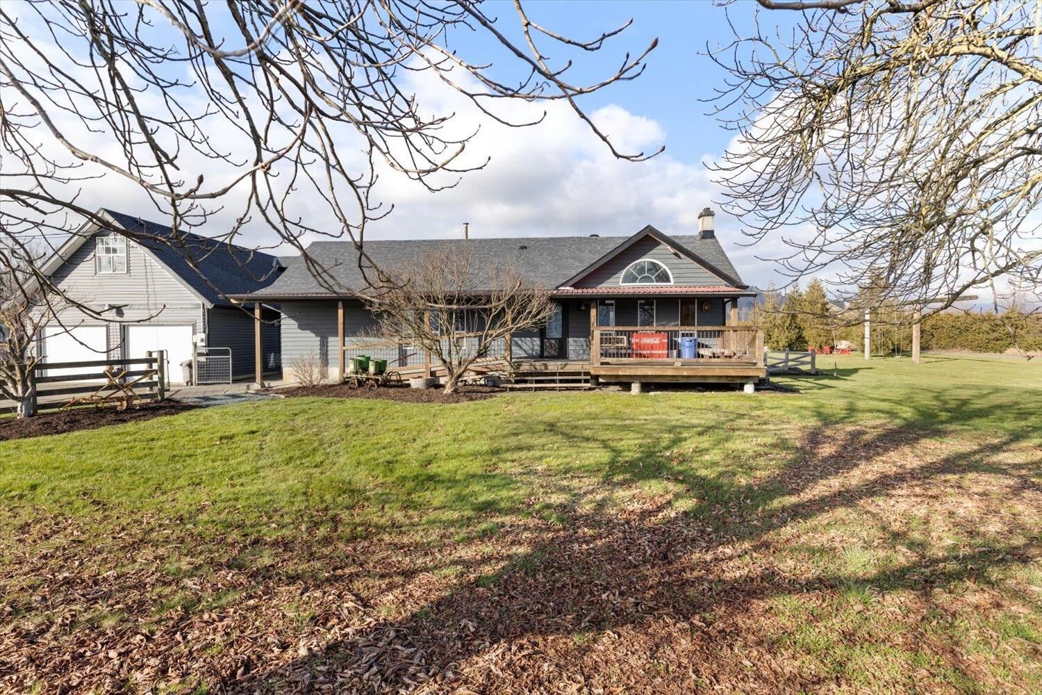 Photo de la propriété: 43305 Adams Road BC V2R 4L1