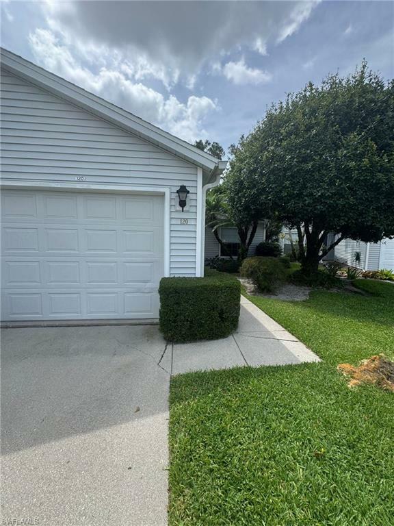 Property Photo: 120 Quail Forest Blvd 10 FL 34105