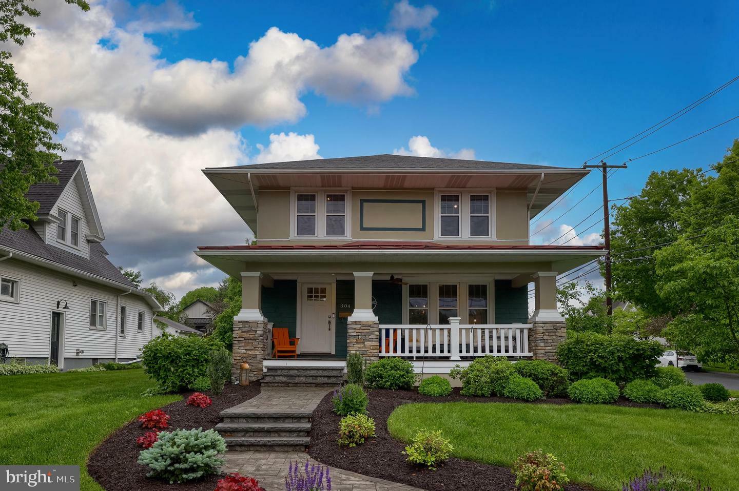 Property Photo:  304 Para Avenue  PA 17033 