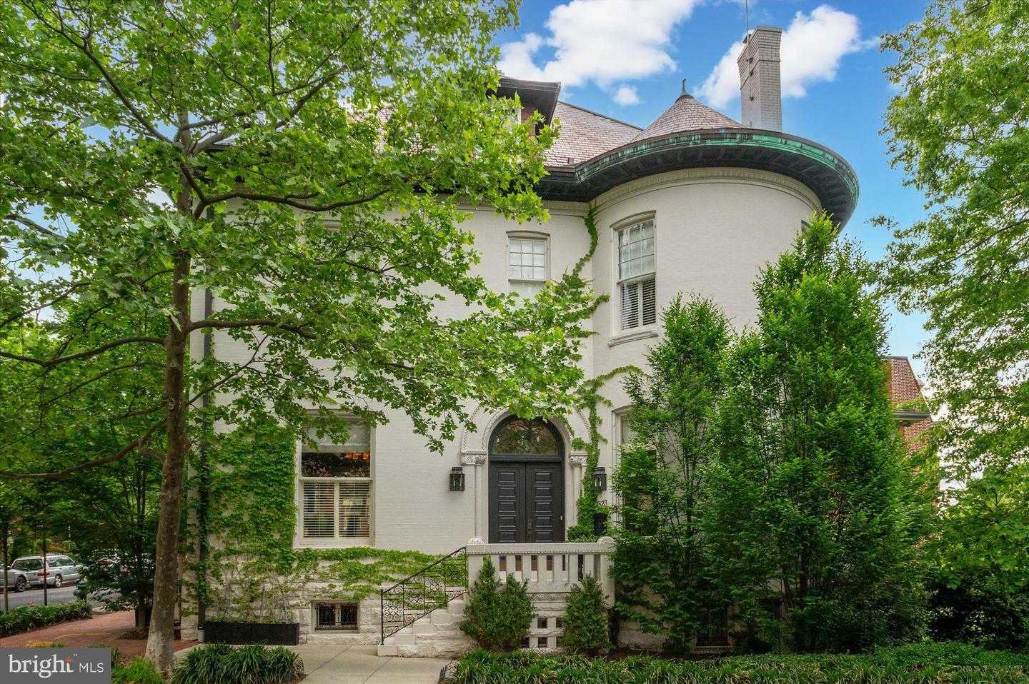 Property Photo: 1823 Phelps Place NW DC 20008