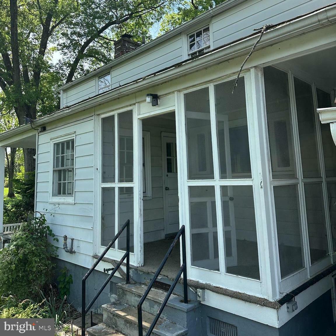 Property Photo: 1524 Cedar Hill Road PA 19002