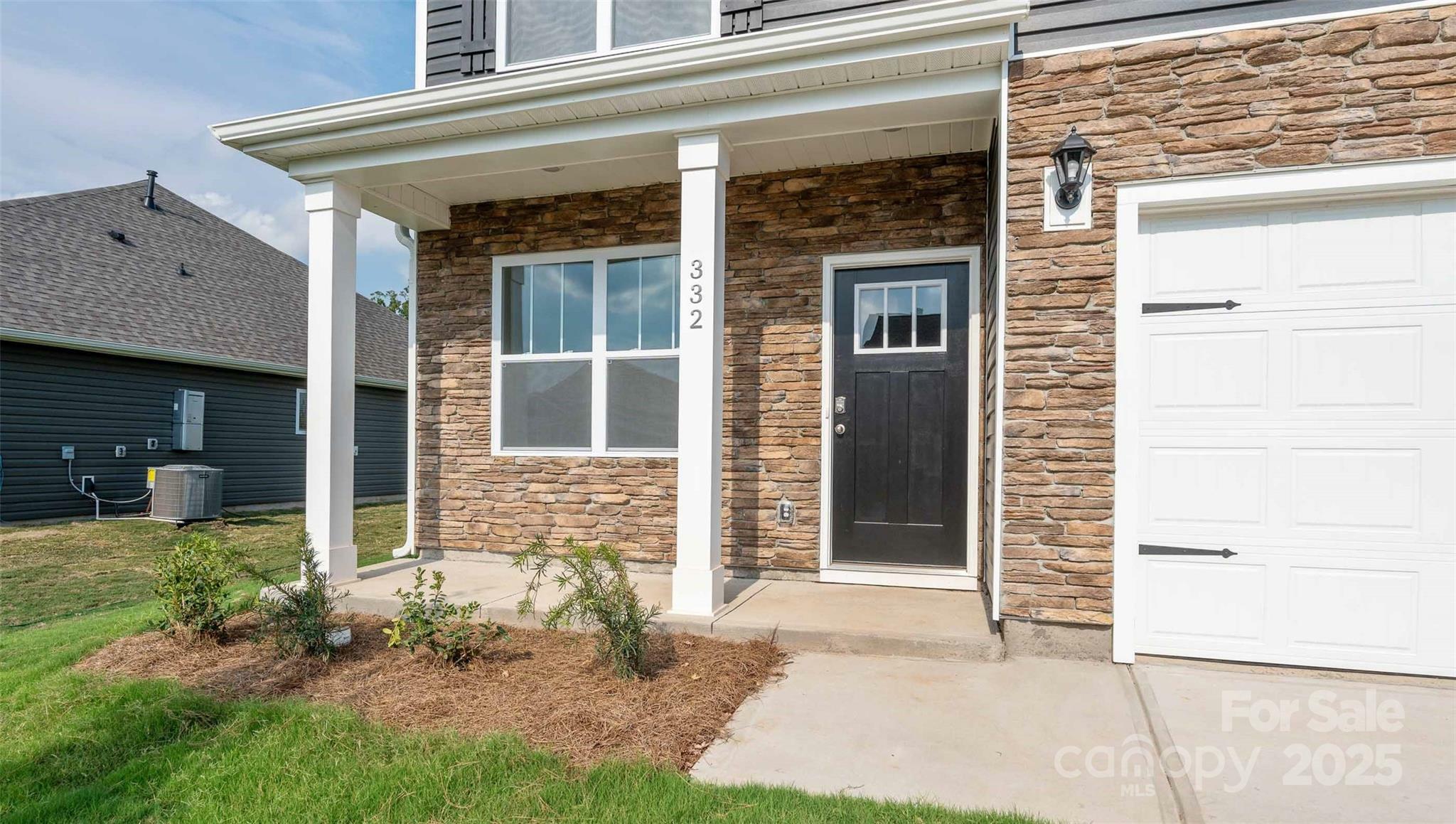 Property Photo: 568 Country Oak Drive NC 28804