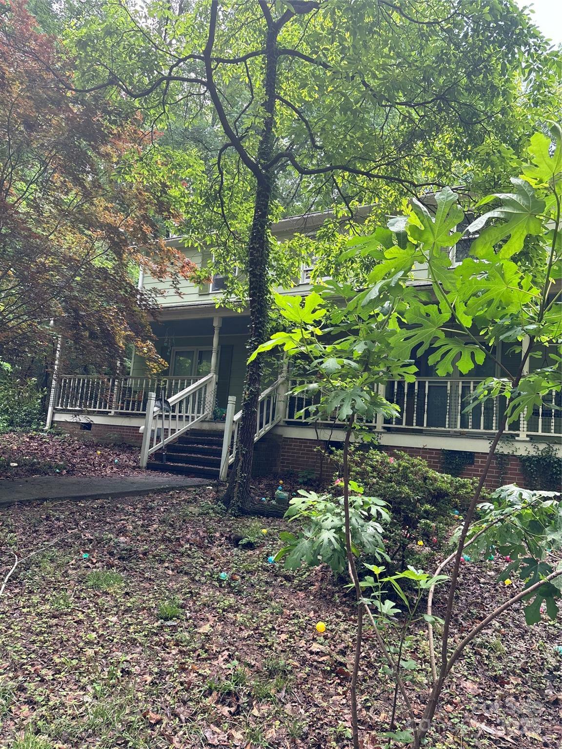 Property Photo: 8504 Knollwood Circle NC 28213