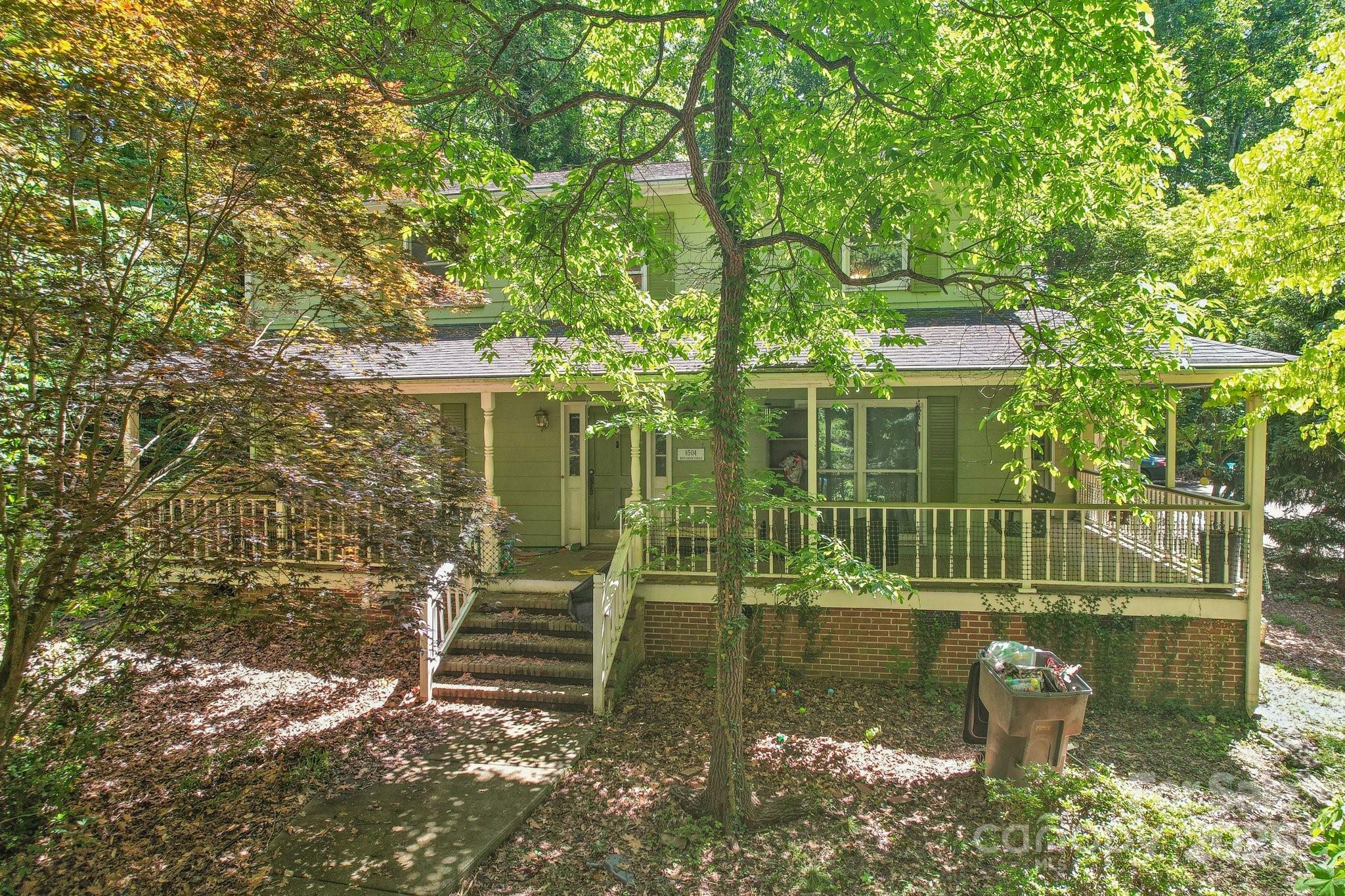 Property Photo: 8504 Knollwood Circle NC 28213