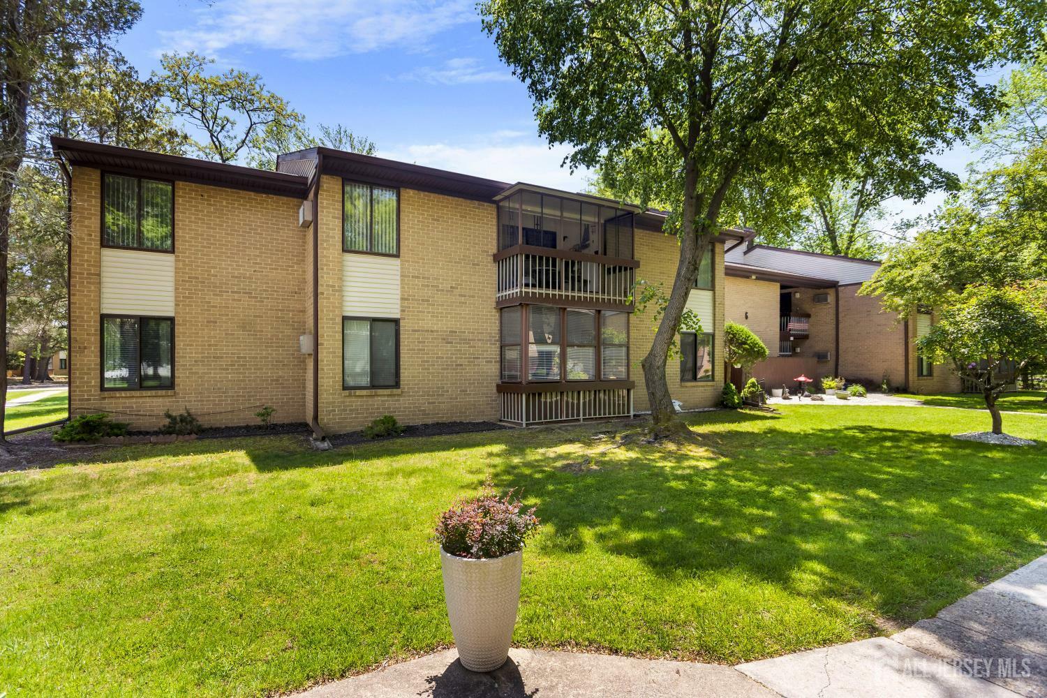 6 Pine Cluster Circle F  Manalapan NJ 07726 photo