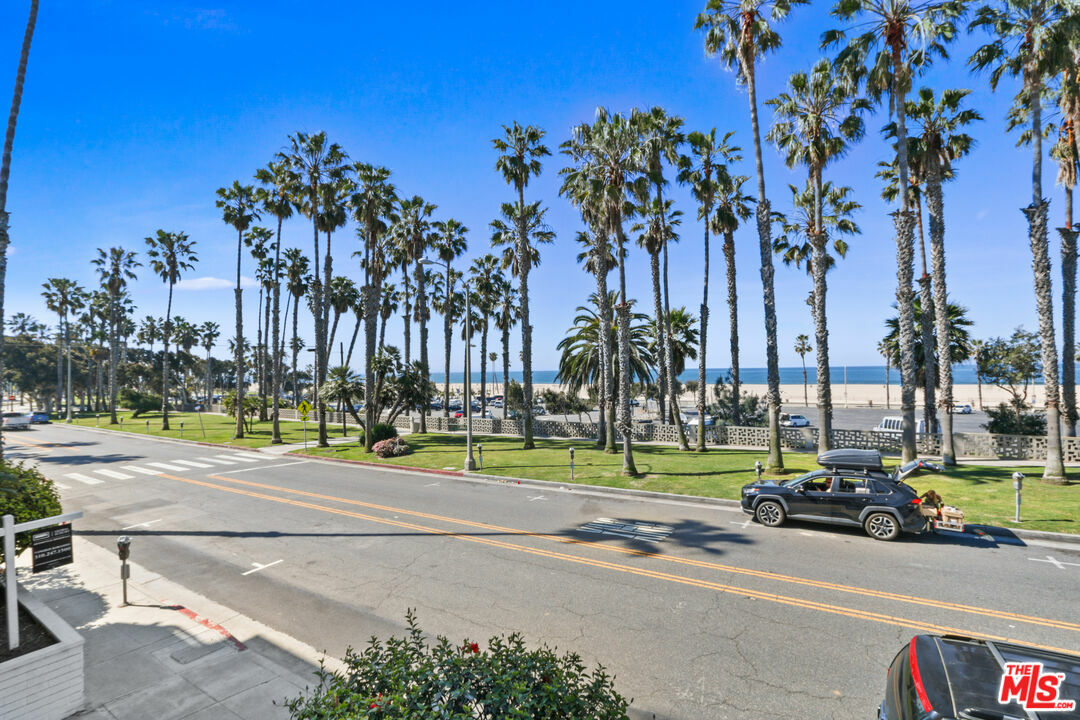 Property Photo: 2221 Ocean Ave CA 90405