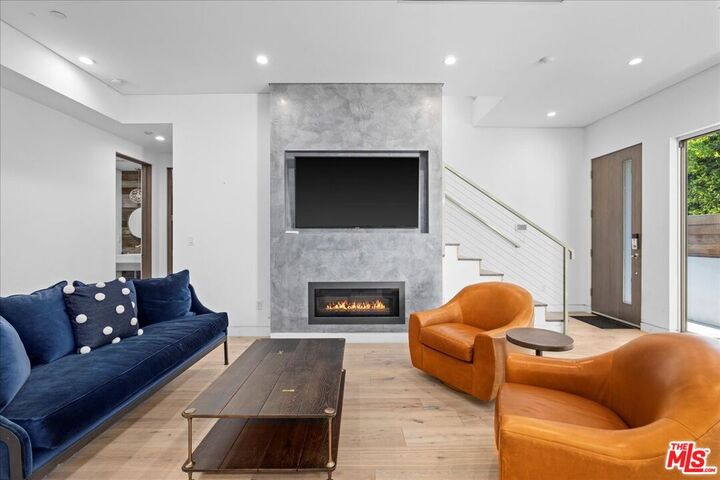 Property Photo:  8149 Waring Ave  CA 90046 