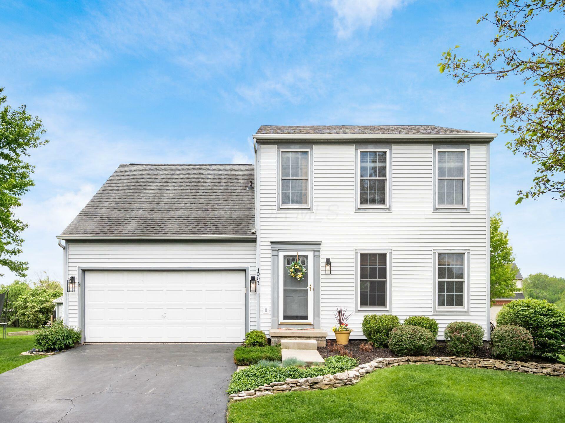 Property Photo: 1007 Valley Drive OH 43040