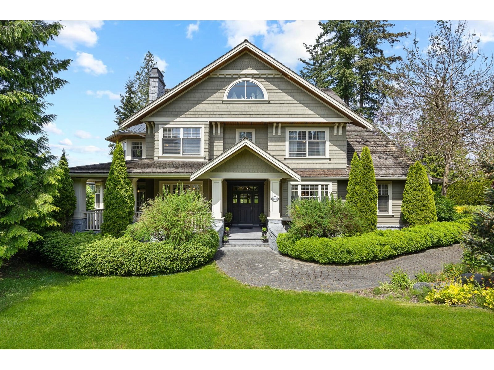Property Photo: 16211 29 BC V3Z 9X4