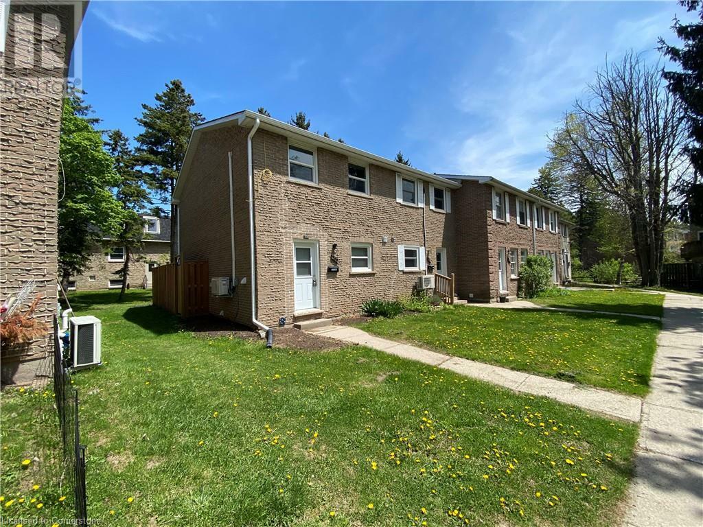Photo de la propriété: 160 Westcourt Place ON N2L 2R7