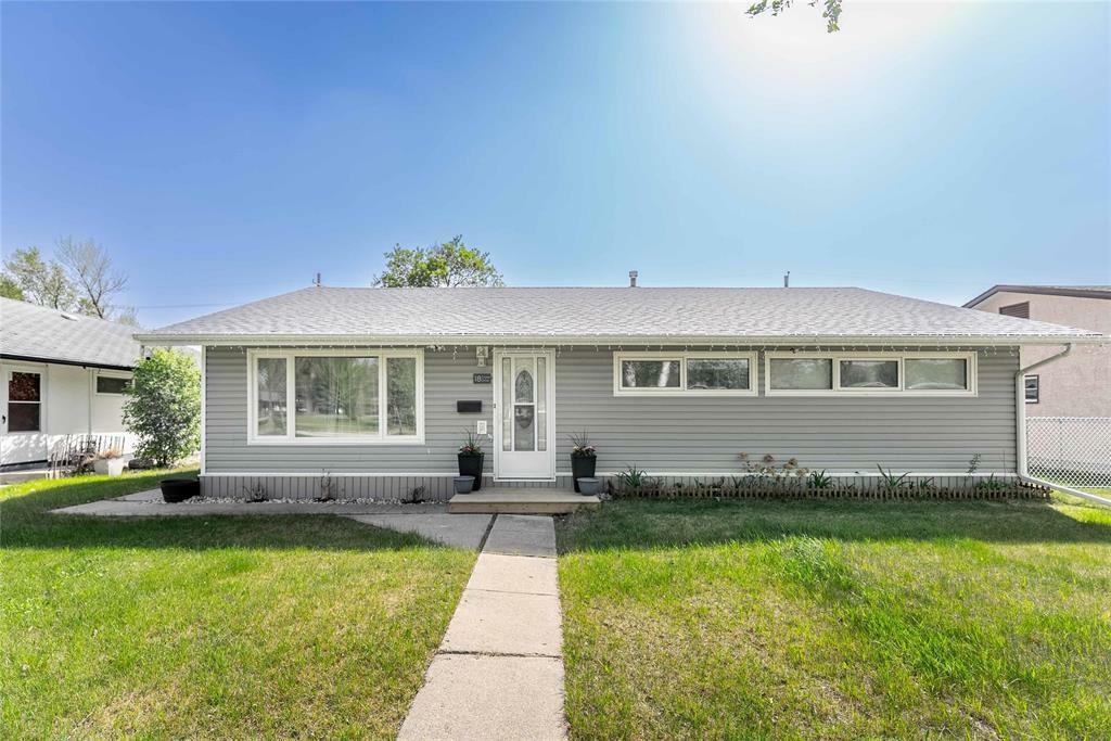 18 Colish Drive  Winnipeg MB R2V 2J8 photo