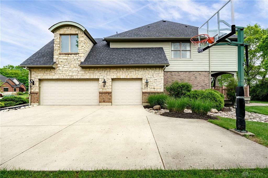 Property Photo:  9392 Paragon Mills Lane  OH 45458 