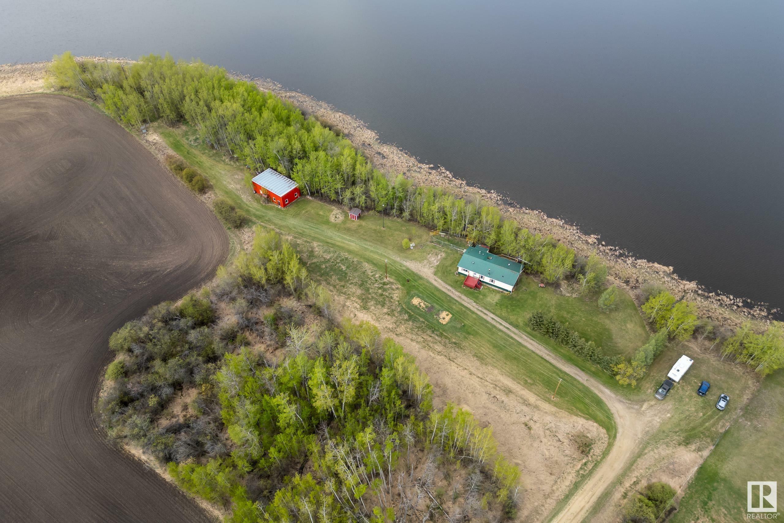 Property Photo: 55418 Rge Road 70 AB T0E 2A0