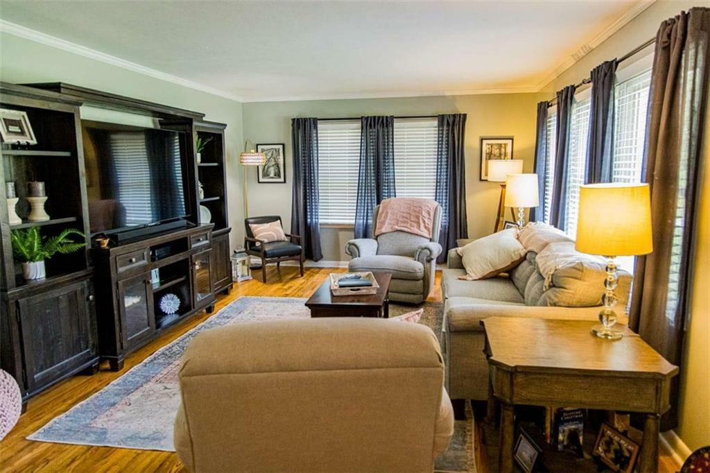 Property Photo: 2627 Lakeridge Circle GA 30165