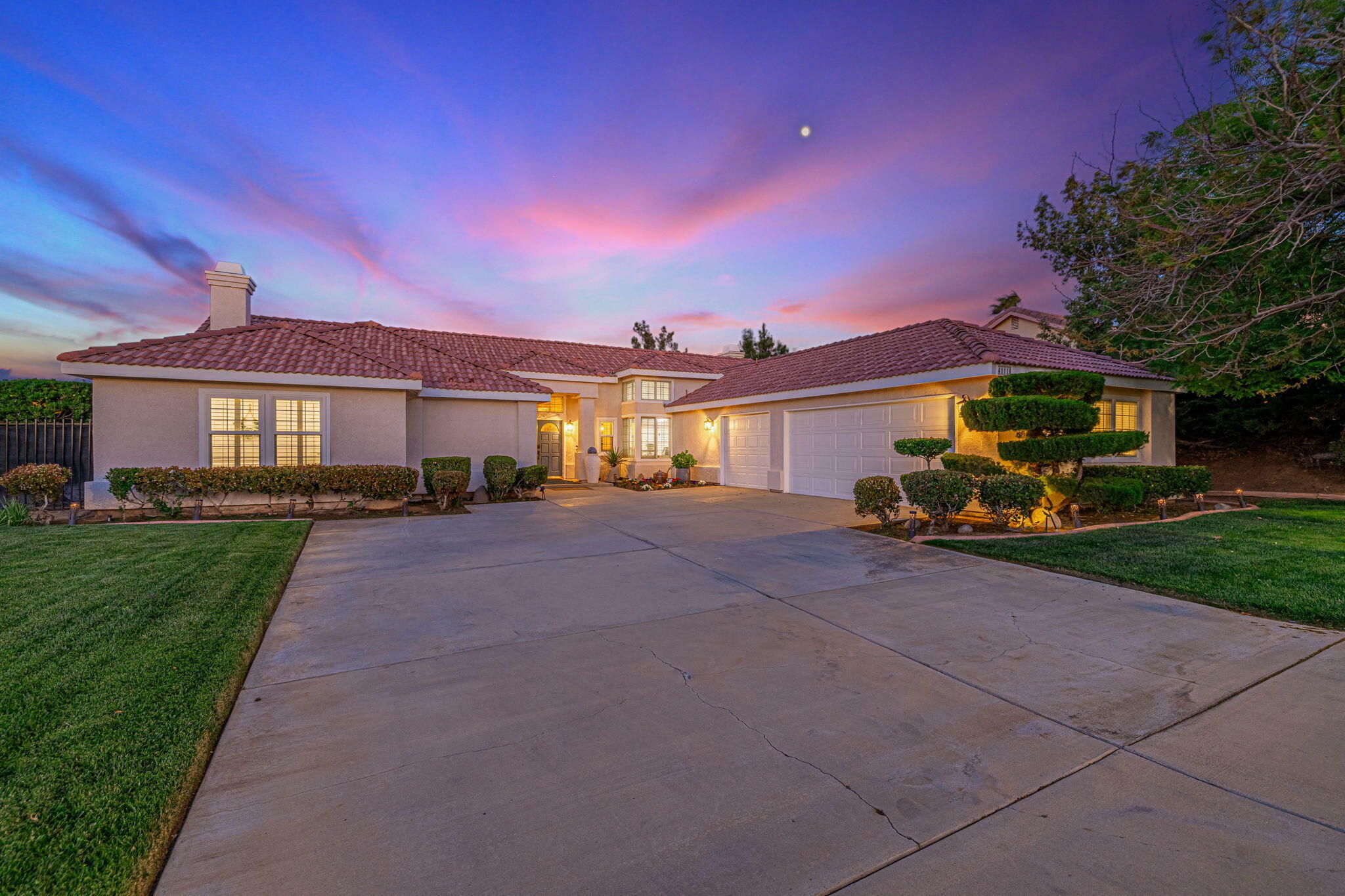 Property Photo: 41110 Summitview Lane CA 93551