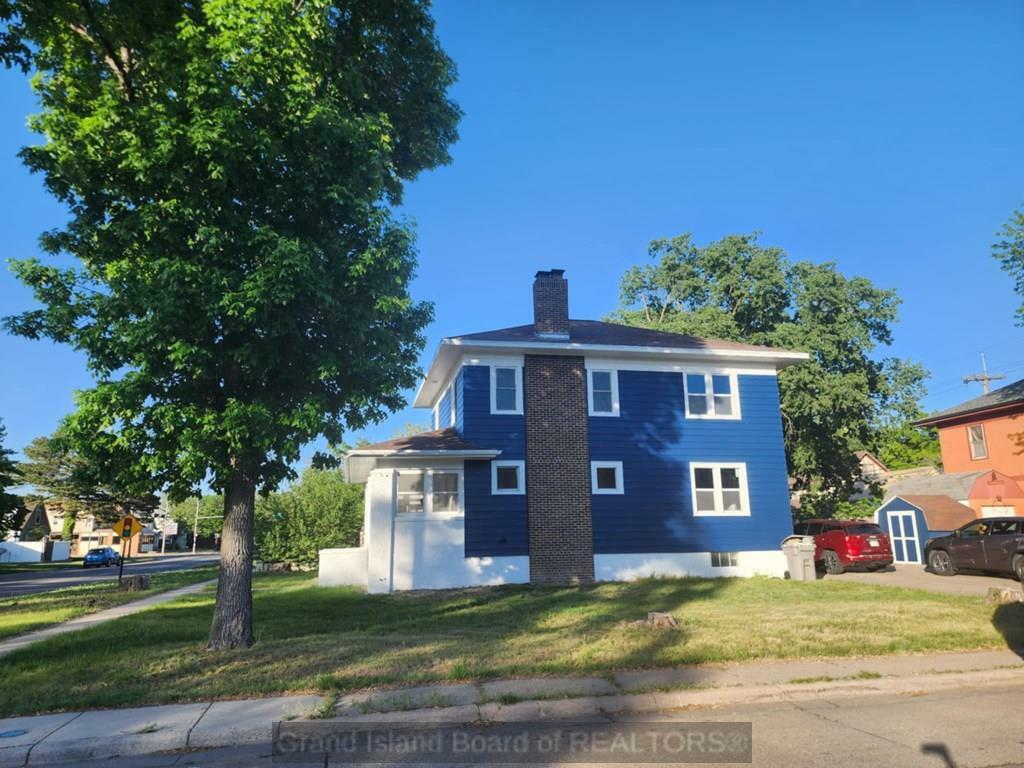 Property Photo: 821 W 1st Street NE 68801