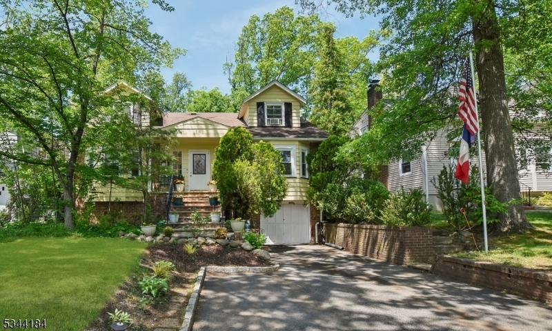 Property Photo: 14 Crossbrook Rd NJ 07039