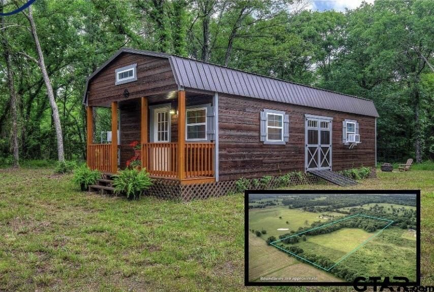 Property Photo:  313 County Road 1442  TX 75482 