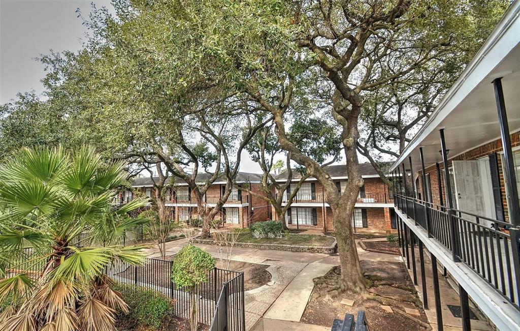 Property Photo: 6405 Westward Street 96 TX 77081