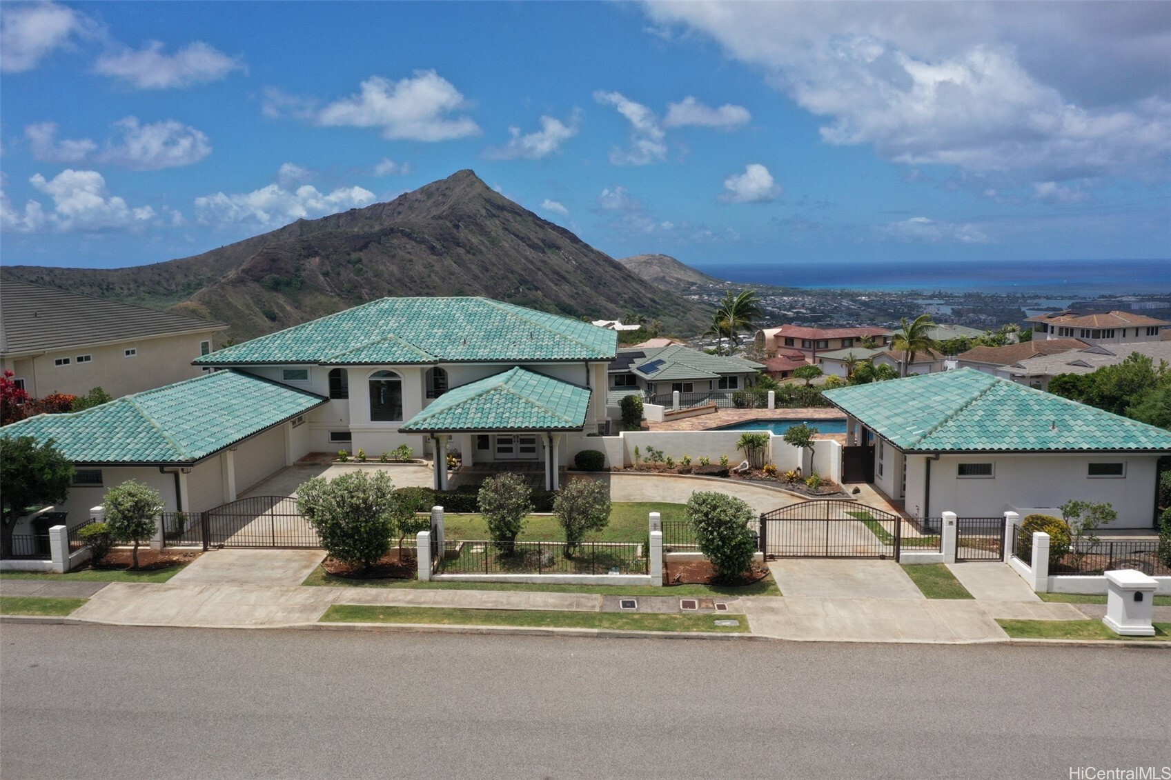 Property Photo: 1007 Kuamauna Street HI 96825
