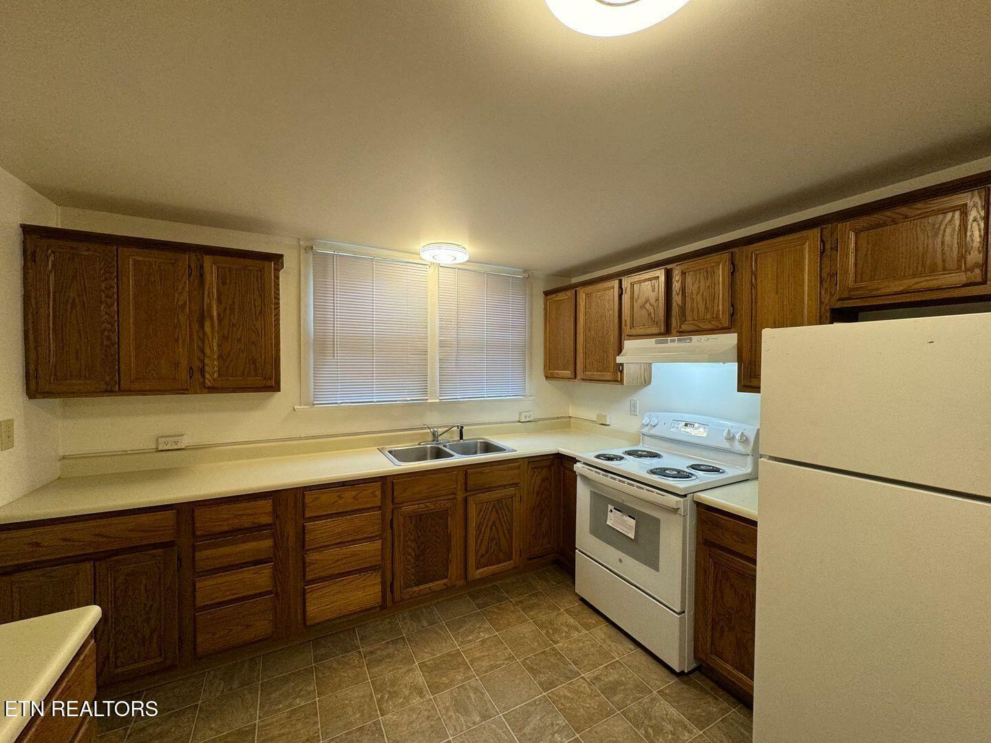 Property Photo: 718 Clark St TN 37803