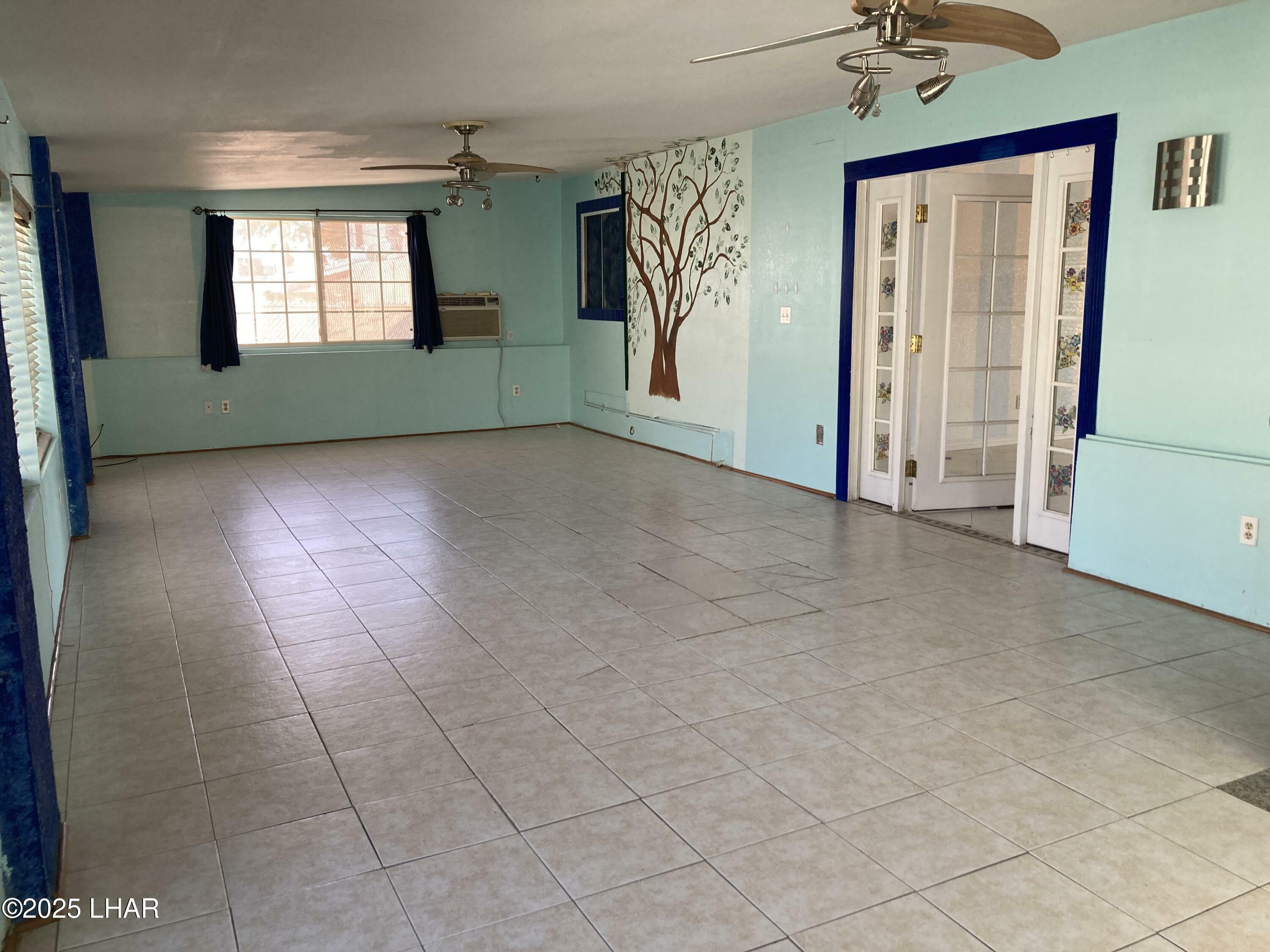 Property Photo: 3128 Daytona Ave AZ 86403