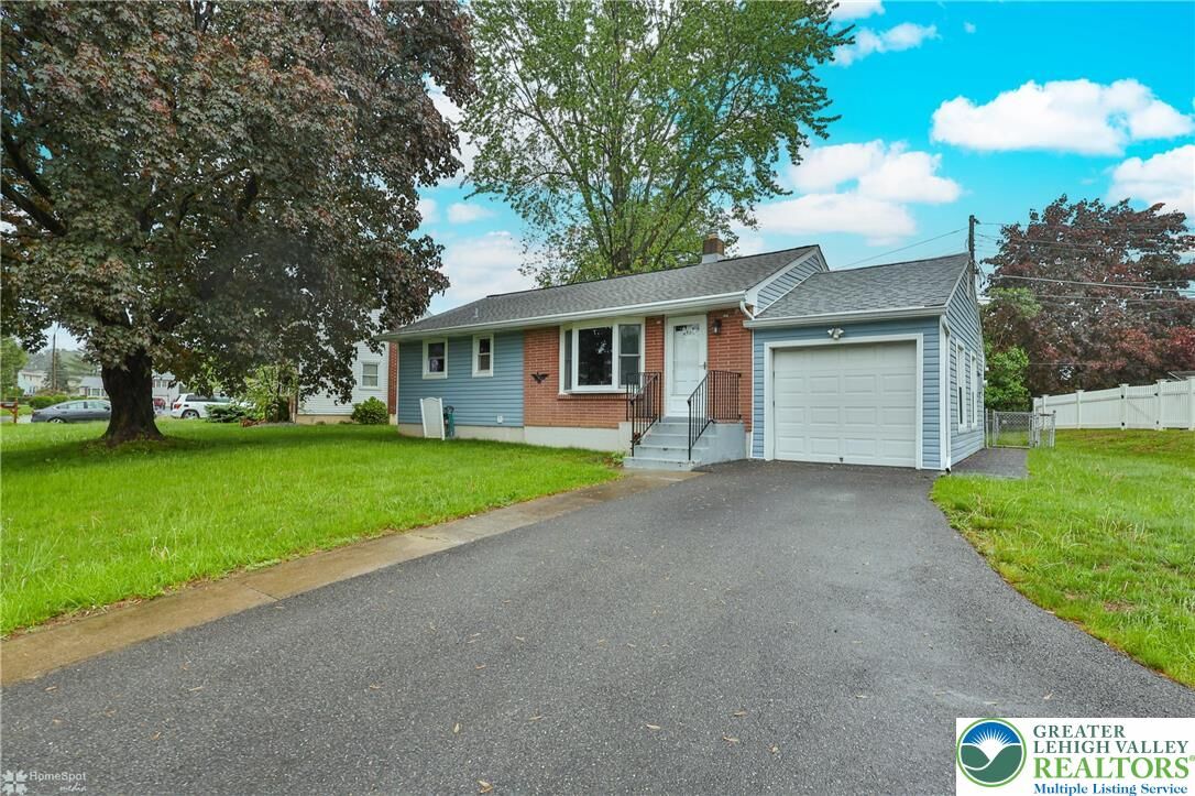 Property Photo: 4306 Embur Terrace PA 18045