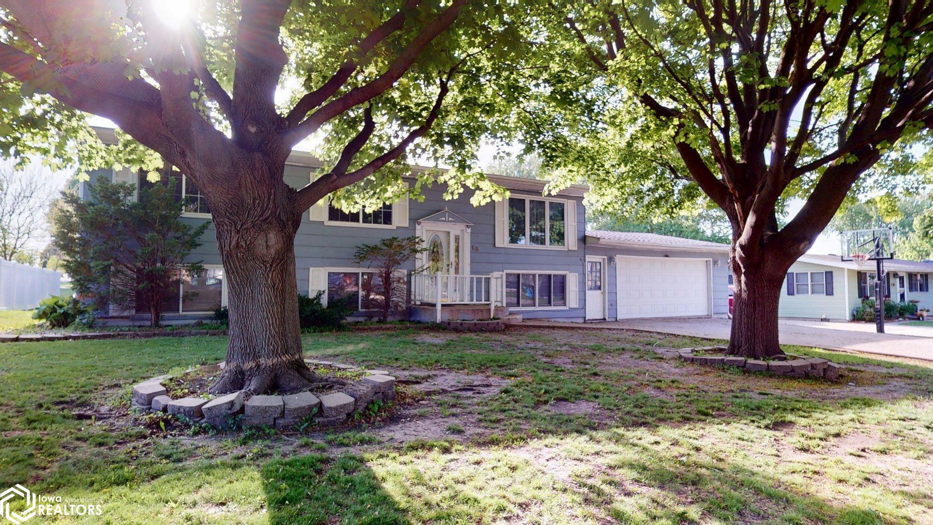 Property Photo: 15 Circle Terrace IA 50456