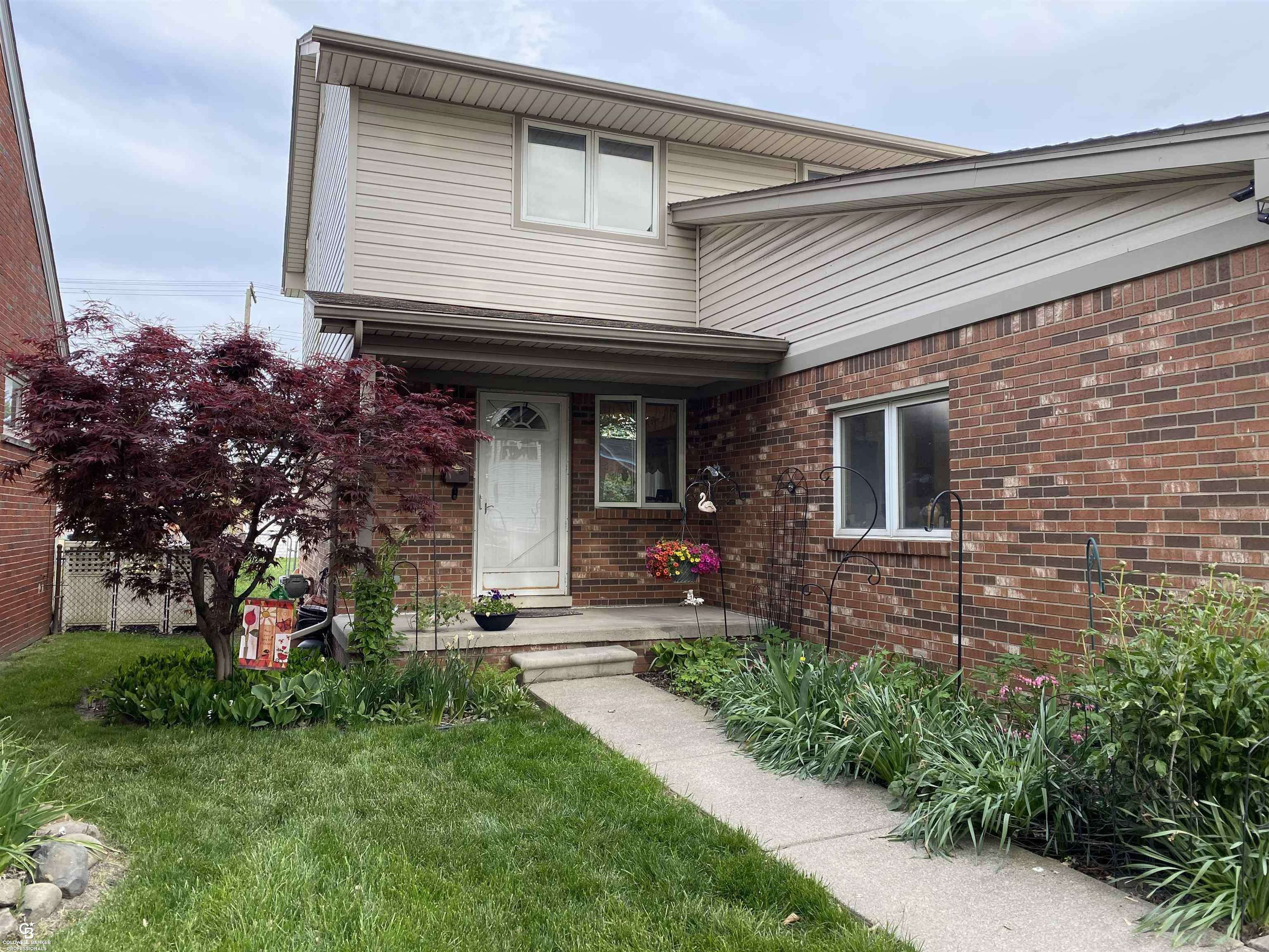 Property Photo: 27928 Ursuline Street MI 48081