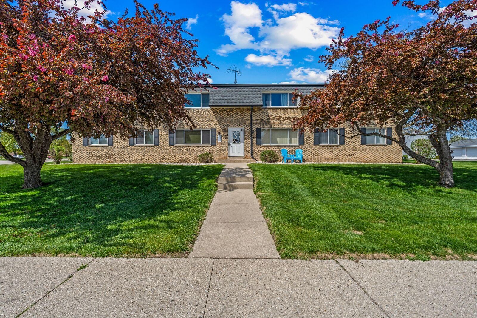 Property Photo:  10340 W Whitnall Edge Dr 201  WI 53132 