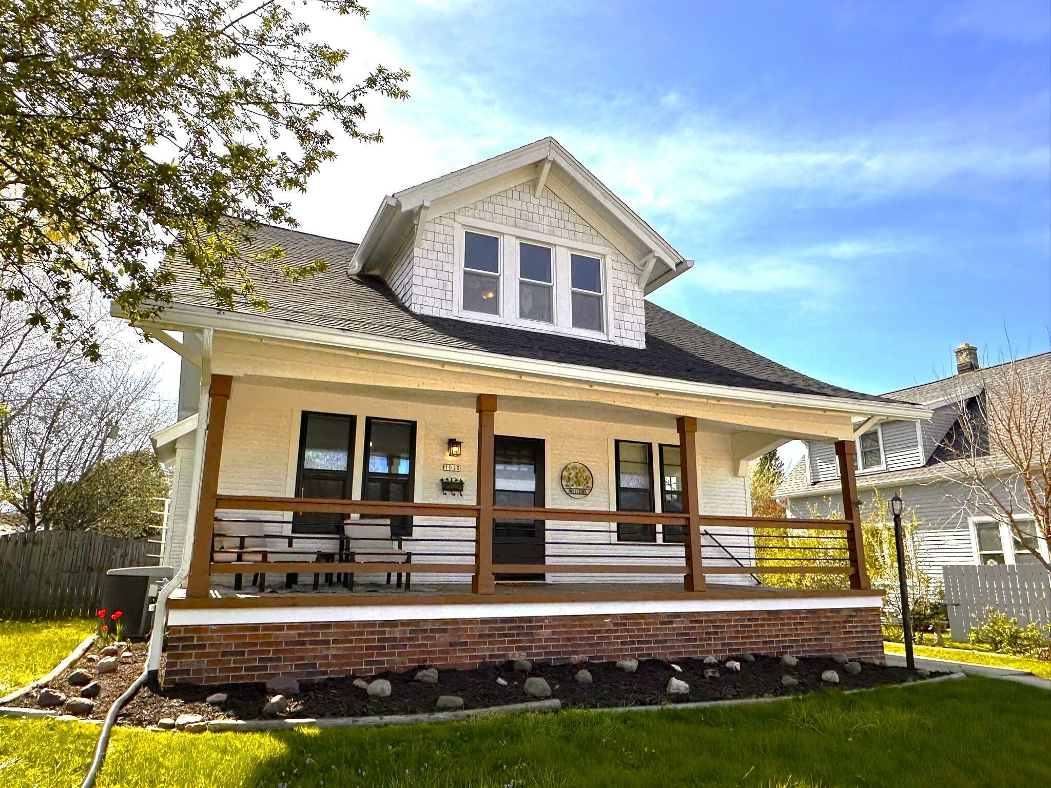 Property Photo: 1010 N 26th St WI 53081